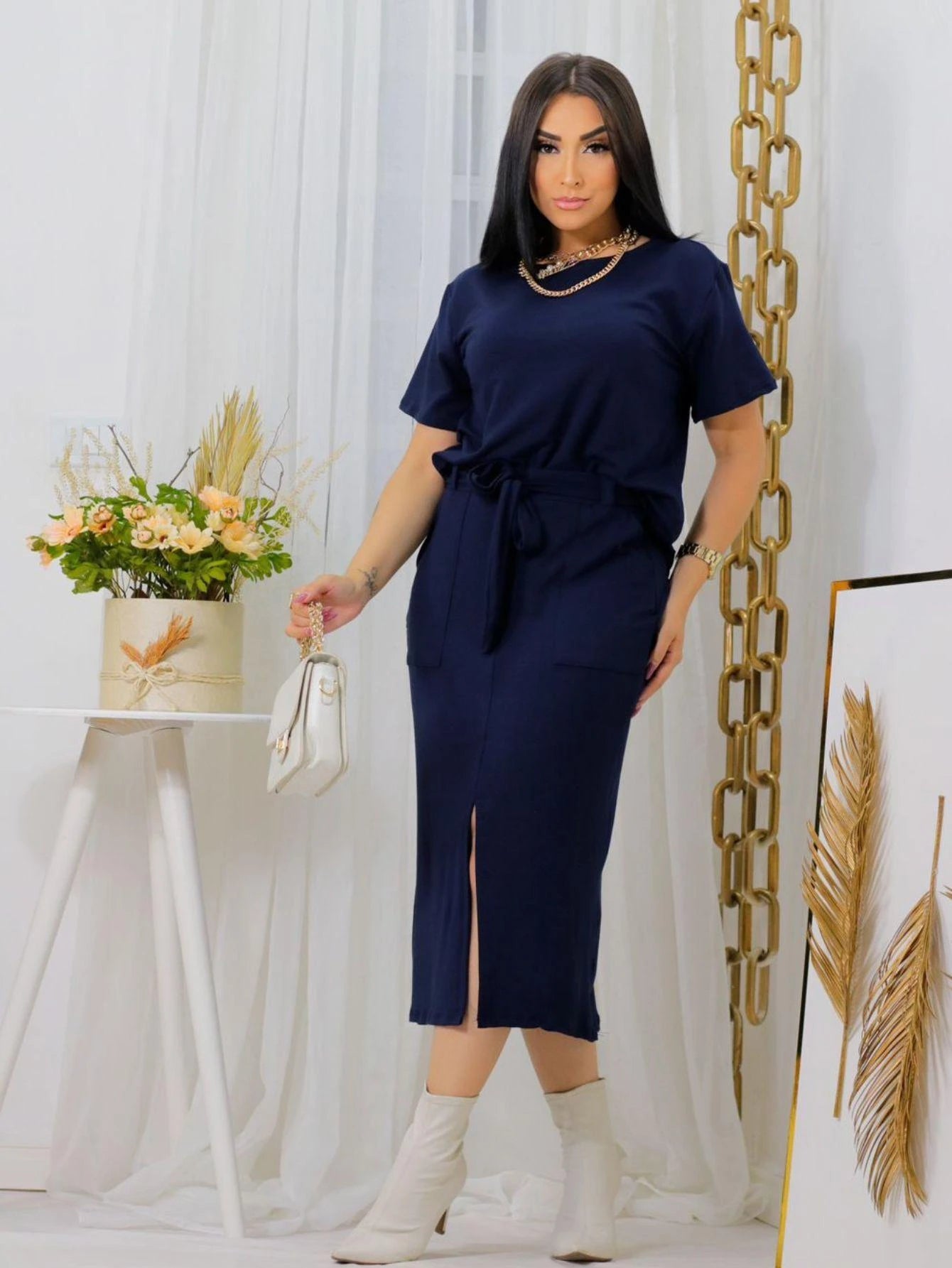 Conjunto feminino de blusa manga curta e saia midi com fenda frontal em moletinho