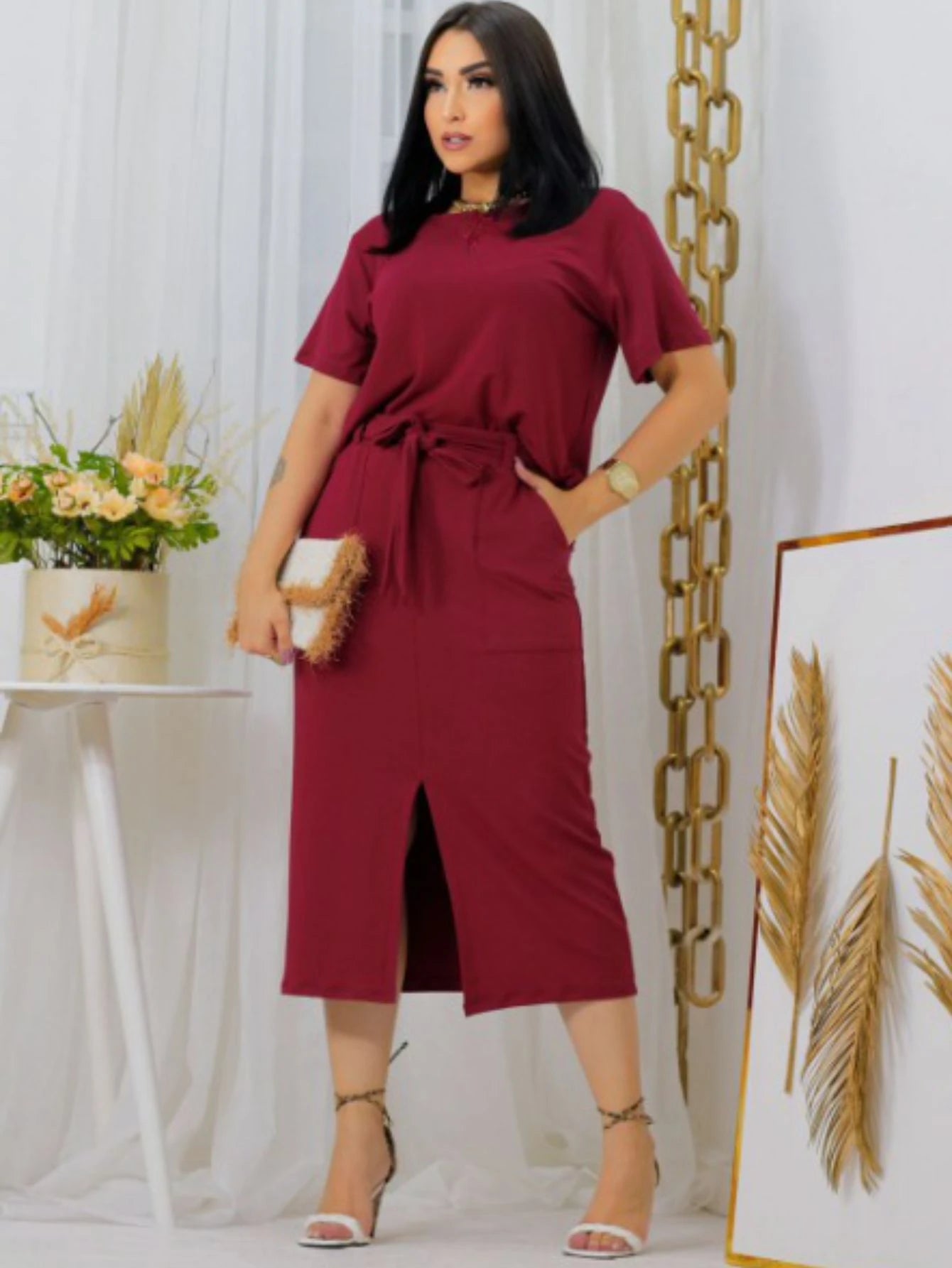 Conjunto feminino de blusa e saia midi