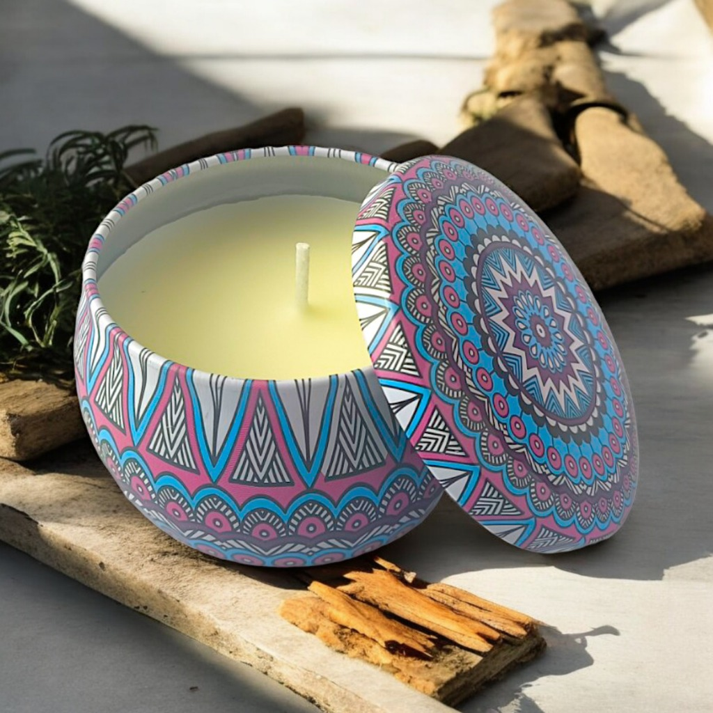 Vela Perfumada Suave em Latinha Decorada