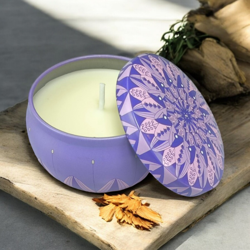 Vela Perfumada Suave em Latinha Decorada