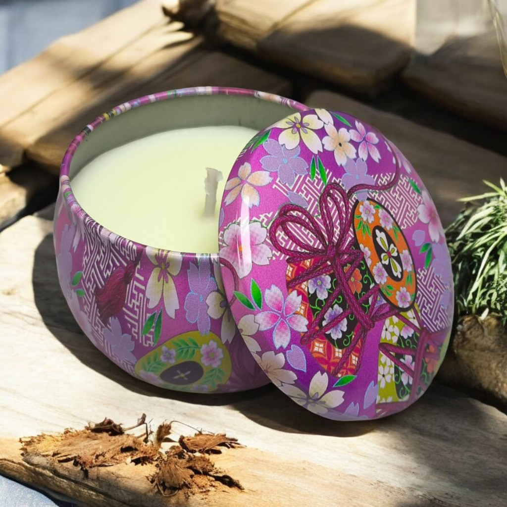 Vela Perfumada Suave em Latinha Decorada