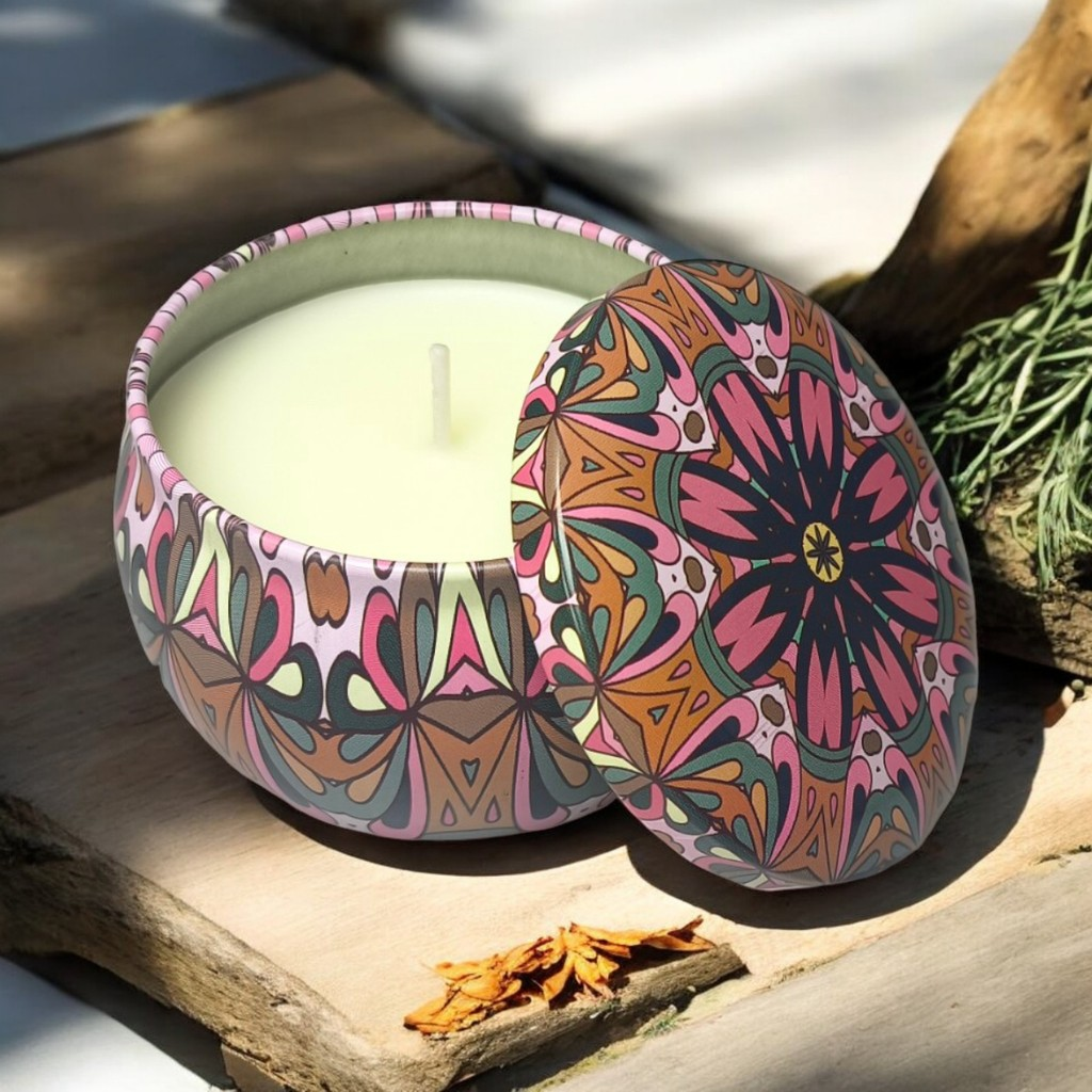 Vela Perfumada Suave em Latinha Decorada
