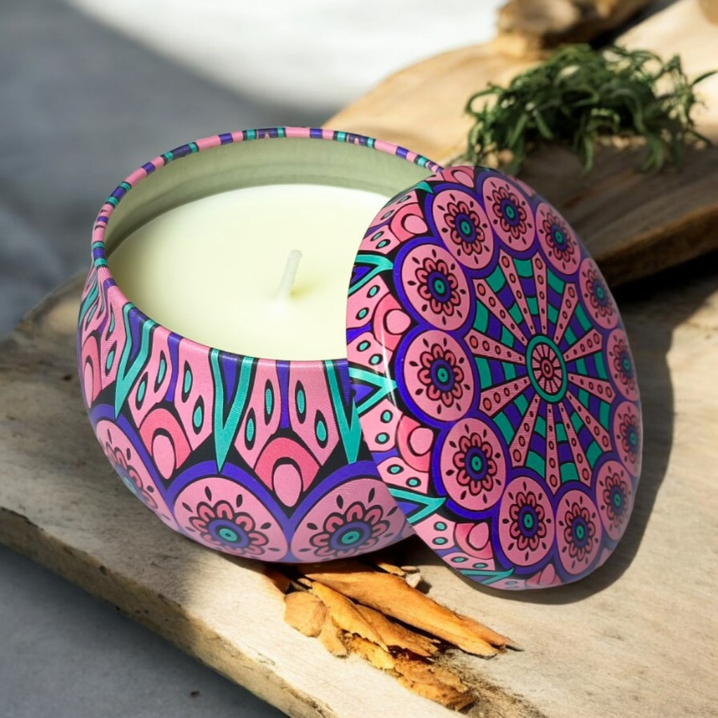 Vela Perfumada Suave em Latinha Decorada