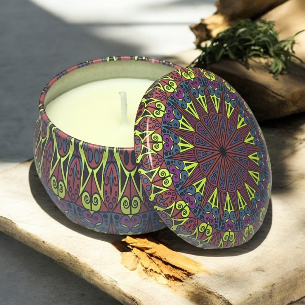 Vela Perfumada Suave em Latinha Decorada