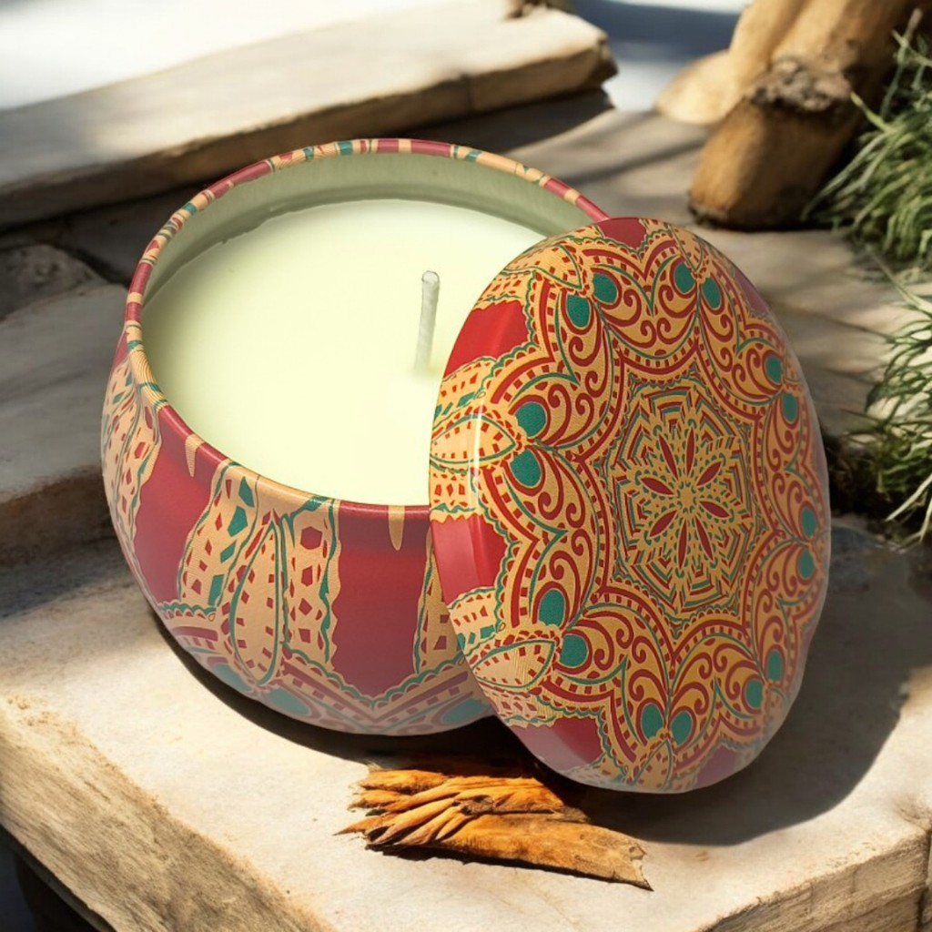 Vela Perfumada Suave em Latinha Decorada