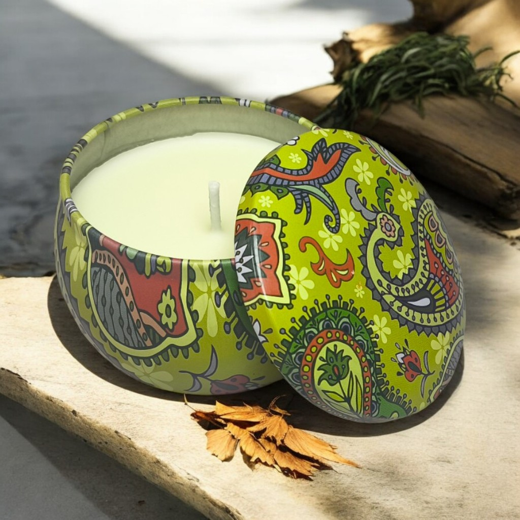 Vela Perfumada Suave em Latinha Decorada