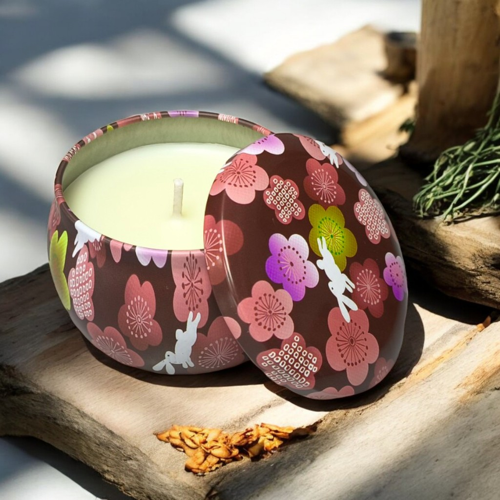 Vela Perfumada Suave em Latinha Decorada